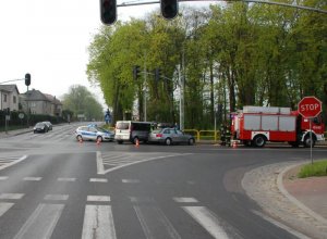 Miejsce gdzie doszło do wypadku( rozbite auta)