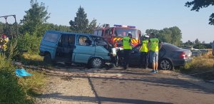 Miejsce zdarzenia drogowego-służby w trakcie działań ratunkowych