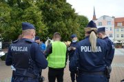 Policjanci patrolują ulice