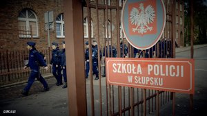 Wejście do szkoły policji w Słupsku