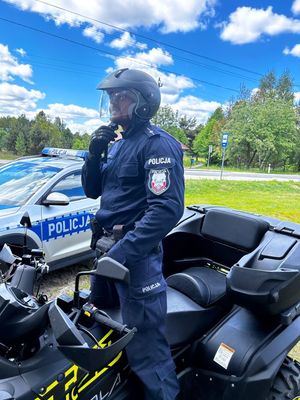 Policjant na qadzie - policyjne ćwiczenia Sztabow Huragan