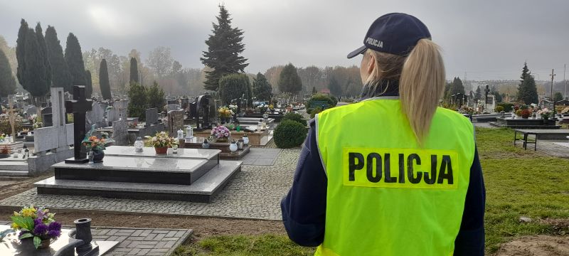 Policja ostrzega przed kradzieżami przed Wszystkimi Świętymi